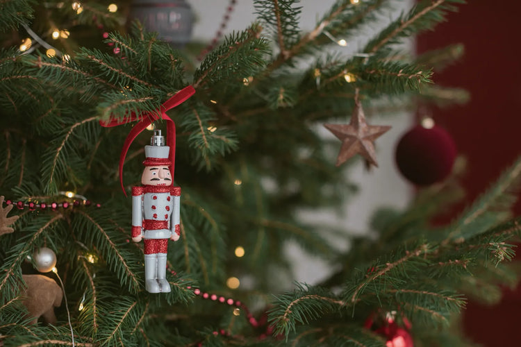 Artificial or Real Christmas Tree?